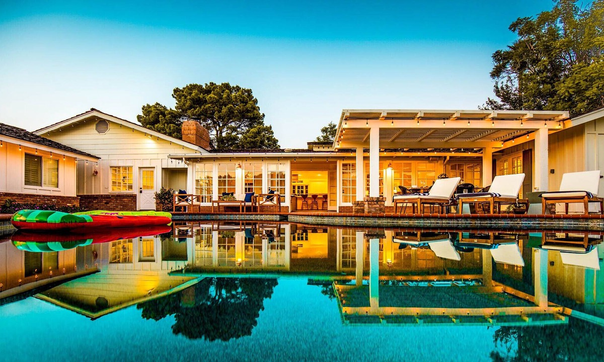 Arcadia House | Agave by AvantStay | Expansive Resort Style Estate w/ Pool & Mtn Views!