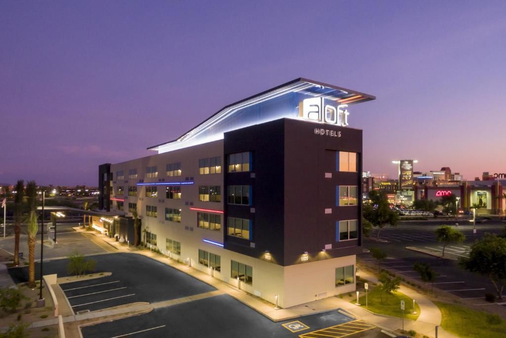 Glendale Sports and Entertainment District Hotel | Aloft by Marriott Glendale at Westgate