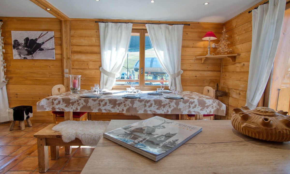Notre-Dame-de-Bellecombe Apartment | Cosy Lodge Charvin 1350m, at the foot of the slopes.