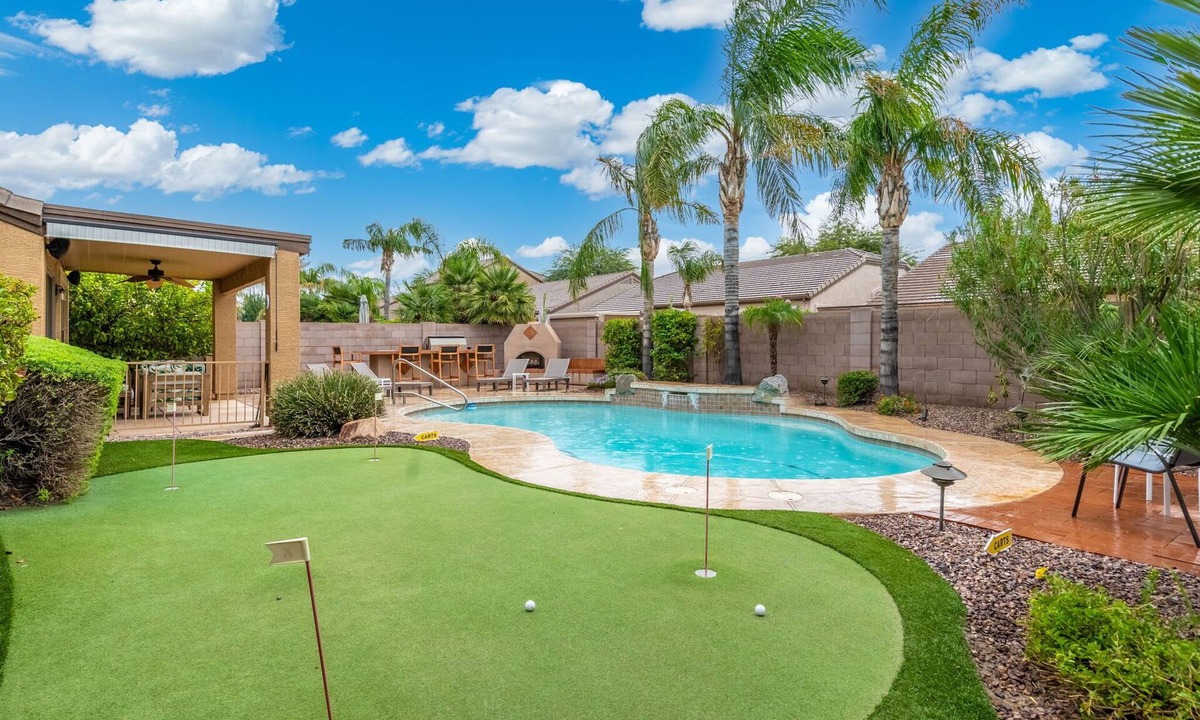 Tatum Highlands House | Desert Getaway | Private Pool & Putting Green