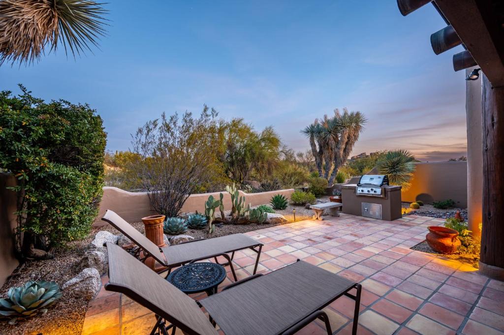 Pinnacle Peak Villa | Exclusive Boulders Retreat near Downtown Cave Creek hiking scenic views.