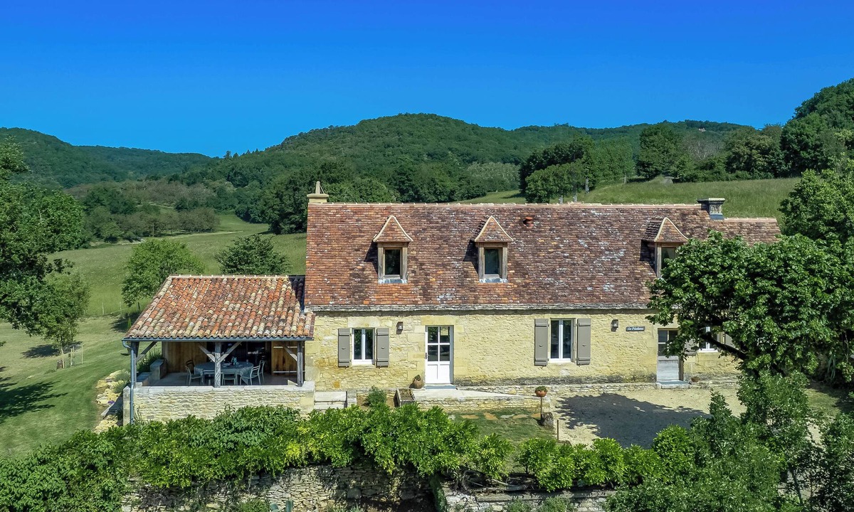 Saint-Vincent-de-Cosse Cottage | Fully renovated in 2023, a typical house with pool (12x6 m) & spacious garden