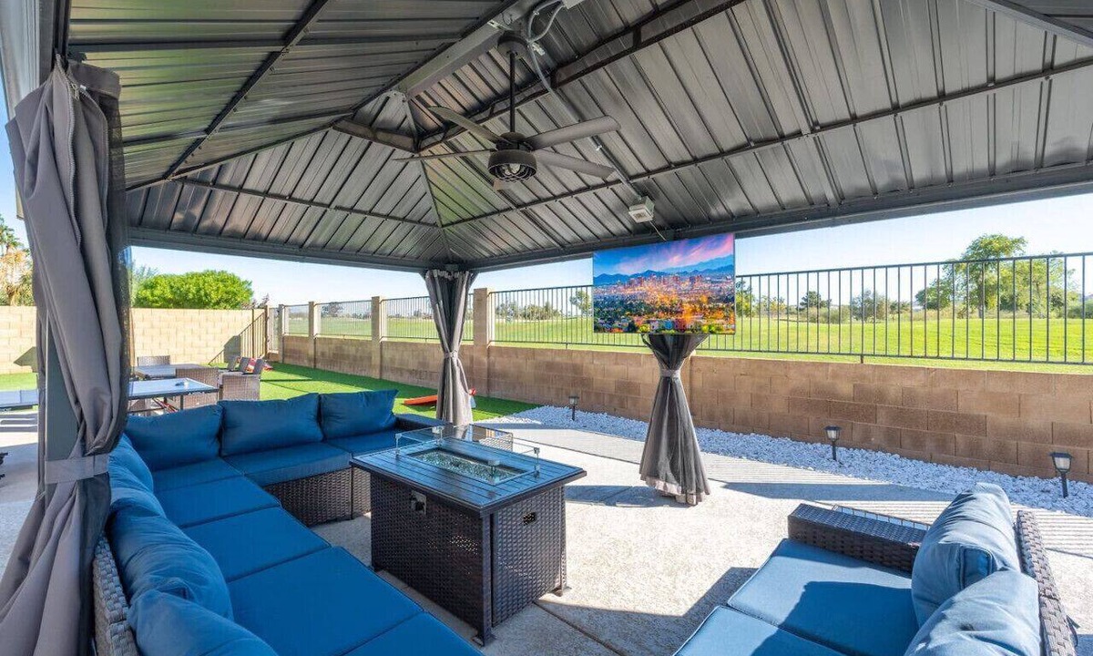 North Mountain Apartment | Golf Getaway in PHX * Rv parking * EV charging * Games *