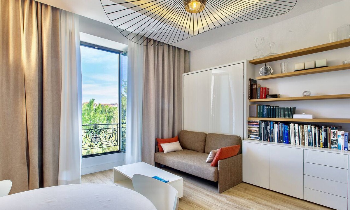 Jean-Medecin Apartment | GRAND HÔTEL – Golden Square 3 min to Beach Green Corridor View AC