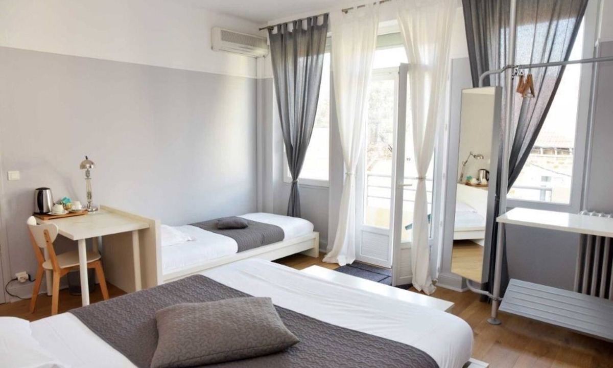Capdenac-Gare Hotel | Hotel de Paris (Capdenac)