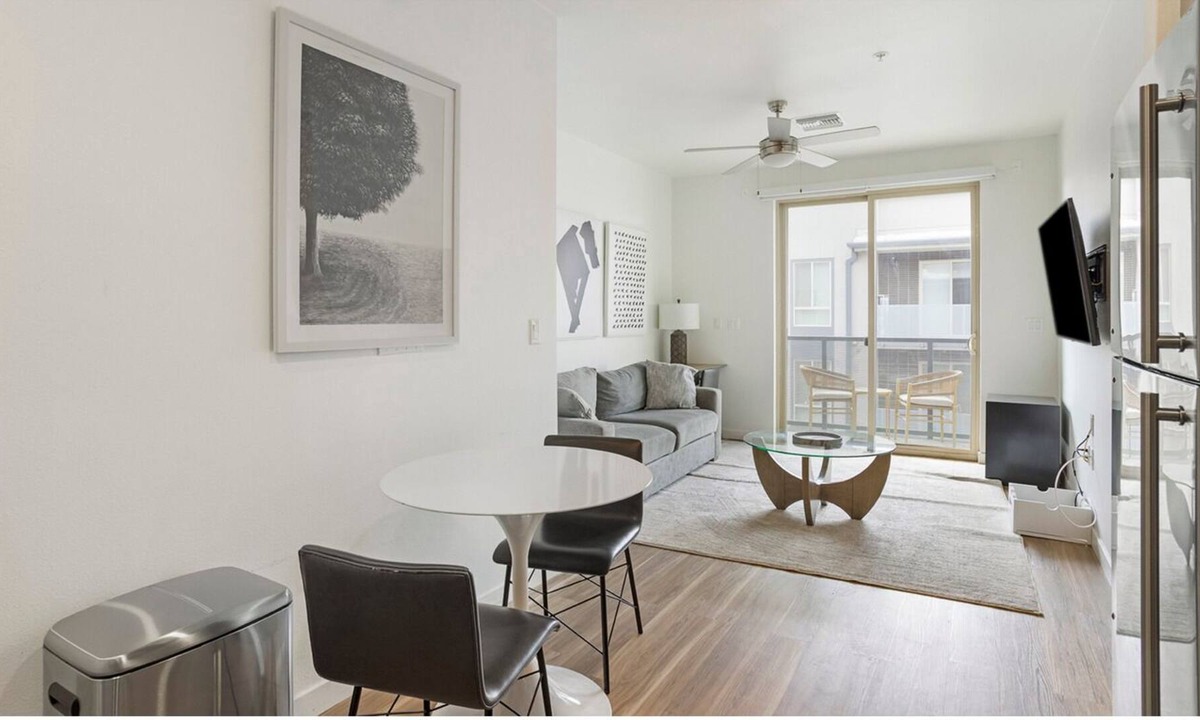 Midway Apartment | Large newly designed 1BR apt with high end appliances in prime location!
