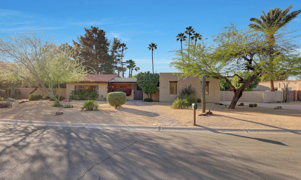 Litchfield Park House | Litchfield Oasis Art Retreat - Walking distance to WIGWAM ,private pool, stadium