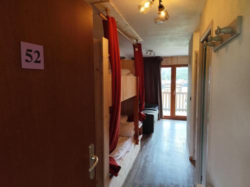Saint-Etienne-en-Devoluy Apartment | Marla 52