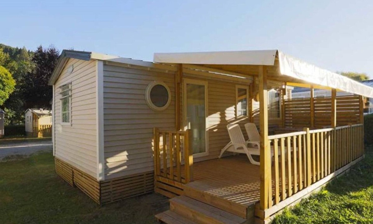 Saint-Geniez-d'Olt House | Mobile home with terrace in Saint-Geniez-d'Olt, sleeps 6