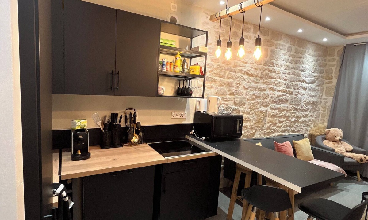 Old Town Apartment | Mustard & Elegance – Charming Suite in Dijon
