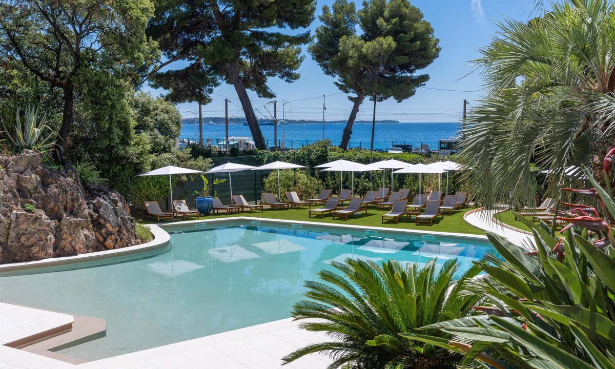 La Croix des Gardes Hotel | Radisson Hotel Cannes Seaside