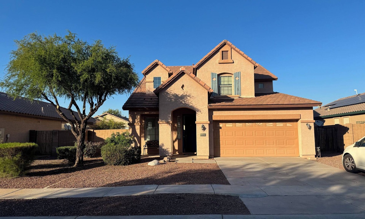Avondale House | Spacious 5-bedroom house Avondale Sox Dodgers State Farm Stadium Nascar