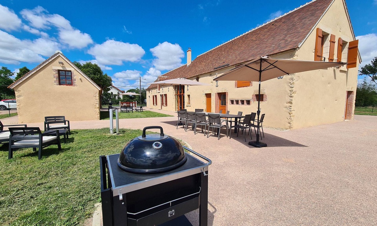 Le Magny House | Spacious Renovated Cottage for 20, Near George Sand's Home, Golf & Lake, 4-Star Amenities