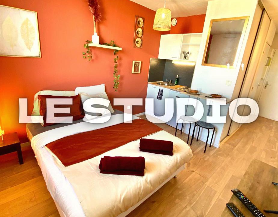 Costieres Apartment | Splendide studio Moderne - Proche centre - Laverie