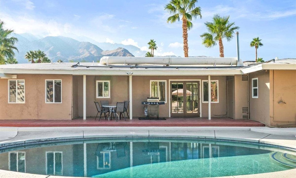 El Mirador House | Sunny Living - Unwind in Style: Vintage Elegance Meets Modern Comfort