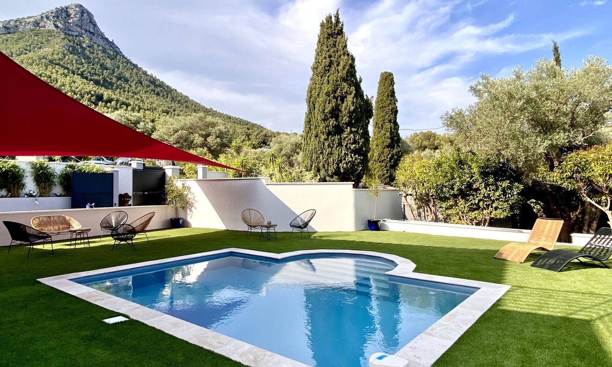 La Valette-du-Var Villa | Villa Contemporaine , Piscine, Gazonnée Plantée D'oliviers , Plages 15' sud