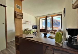 Studio with Mountain Views, Near Slopes & Shuttle Bus