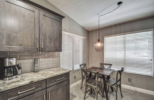 Gilbert House | 10 min walk to San Tan Village Mall in the Heart of Gilbert, AZ