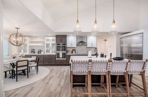 Central Scottsdale Apartment | 4Million Waterslide+Theatre+Gym+SportCourt