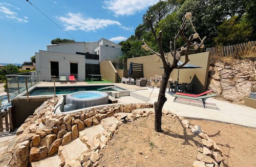 Mucchitone Apartment | Air-conditioned 75m2 duplex with spa and panoramic views!