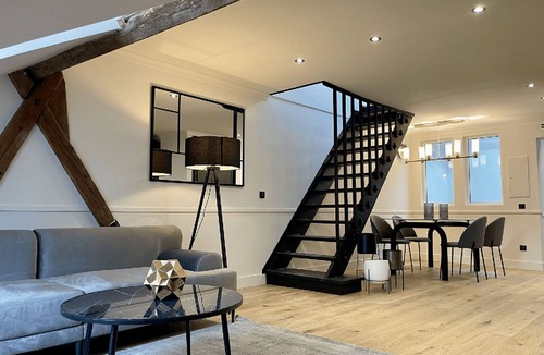 Dijon Centre Ville House | Alfred Suites is an elegant, upscale residence ideally located in the vibrant he
