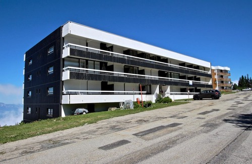 Chamrousse Apartment | Apartment Chamrousse slopeside, pets allowed