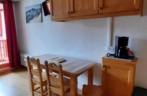 Val-Thorens Apartment | APARTMENT RESORT-CENTRE-PIEDS DES PISTES - RES. LA ROCHE BLANCHE SLEEPS 5