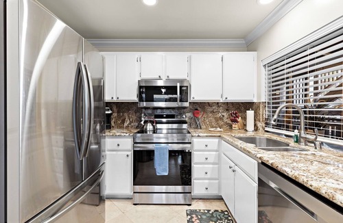 Monarch Beach Condo | Beach Close 1BR Retreat Sleeps 4 Fireplace - Beach Trail Bungalow