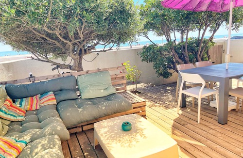 Narbonne-Plage Apartment | Beachfront cocooning vacation with terrace and amazing sea view