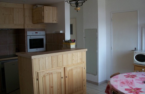 Les Angles Apartment | Beautiful sunny apartment in the center of the village
