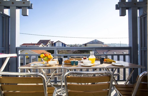 Biscarrosse Plage Apartment | Beautiful, warmly decorated apartment-1st line sea-Pool
