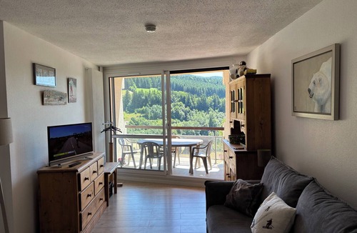 Villard-de-Lans Apartment | Big and pleasant studio full south 34 m2 at the foot of the slopes with parking place
