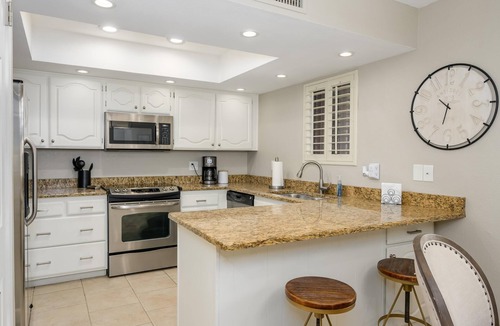 Paradise Valley Village Condo | CASA PACO/Golf Course Steps Away
