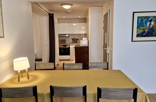 9th Arrondissement Apartment | Central charming Apt South butte Montmartre up to 7 people