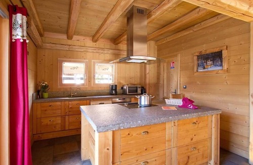 Venosc Ski Chalet | Chalet, 50m from resort center, swimming pool, sauna, balcony, fireplace or stove, parking, tv
