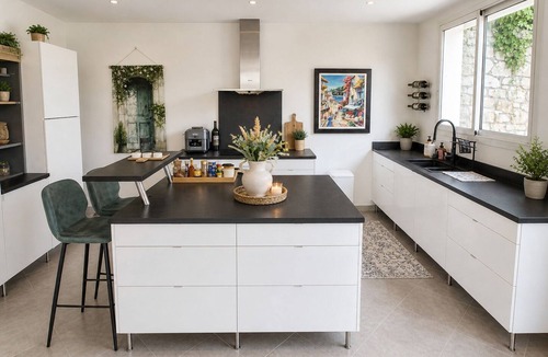 Vence Villa | Charming 3-bedroom Villa in Vence with Mountain View - Modern, AC, Pool