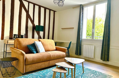 Old Town Apartment | Charming studio just a stone's throw from the station