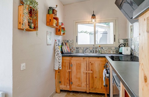 Plan-d'Orgon House | Cottage 'La Miougrano' with Private Terrace, Wi-Fi and Air Conditioning