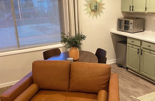 Green Springs Apartment | Cozy studio in Washington with WiFi, AC, close to restaurants & shopping.