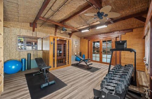 Mount Helix House | Entire Private Home with Sauna, Gym, Pool, 7 Bed, Parking Yard, Ranch Style, Available Now