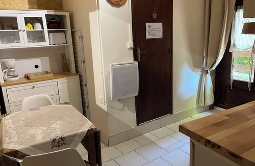 Valojoulx House | Gîte 2p Lascaux, 2*, wifi, park, games, heated swimming pool, Spa, ok dogs & cats