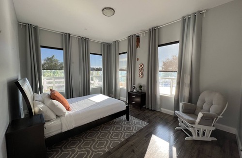 Lakeside Villa | Hilltop Villa 5BR & Loft, 4.5BA Sleep16+, 360 Panoramic Mountain View