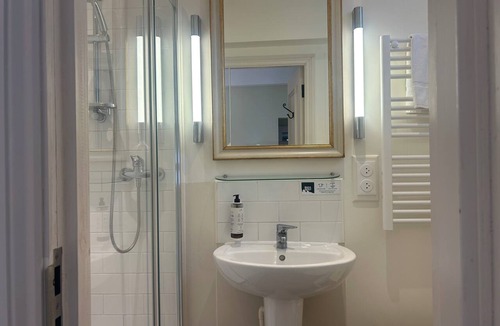 La Chartre-sur-le-Loir Hotel | HOTEL DE FRANCE