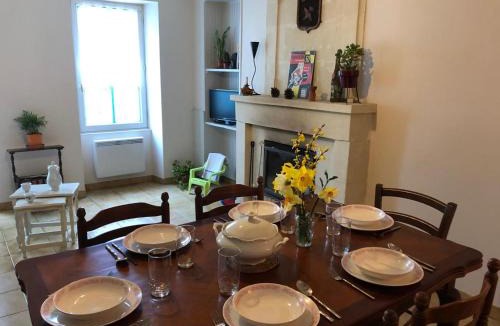 Sossais House | La petite maison bleue