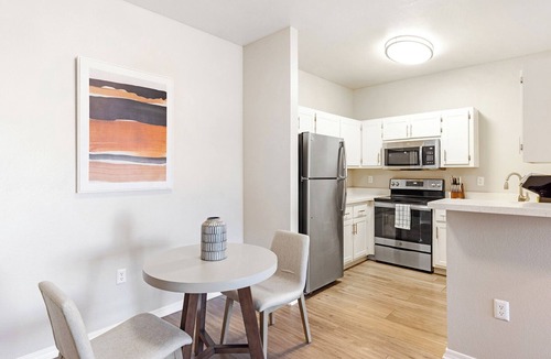 Greenbell Apartment | Landing | Modern 1BD, Gym, Pool