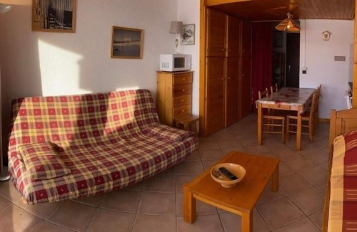 Les Saisies Apartment | Les Saisies - Studio cabin for 5 with balcony, pets allowed