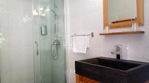 ViaRhona Hotel | Logis Hotel Le Moulin De La Pipe