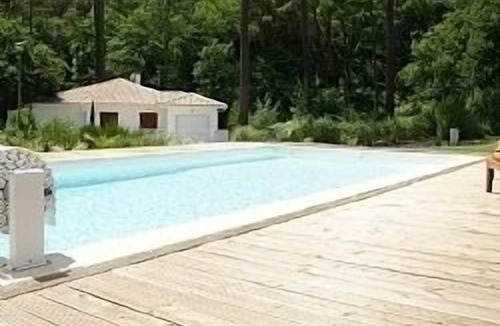Biscarrosse Villa | Luxury Villa Sleeps 8 with Private Heated Pool Nr Lake/Beach