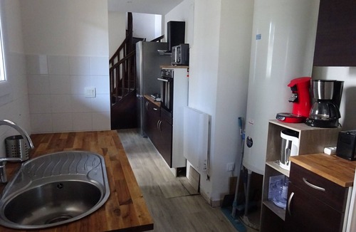 Villemoirieu House | Maison 2 chambres d'hotes with large garden in quiet stone village.