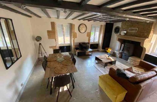 Courcelles-les-Montbard Apartment | Maison de la Fontaine